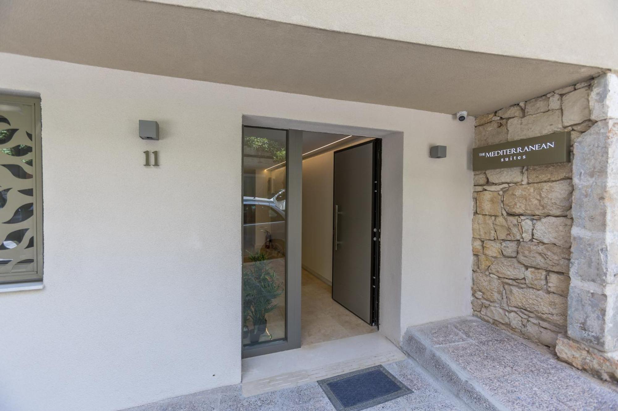 The Mediterranean Suites El Pireo Exterior foto